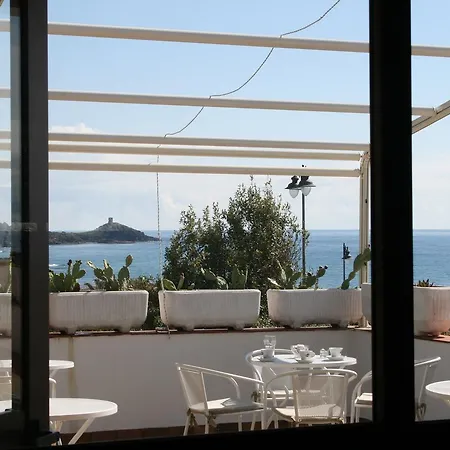 Hotel Fluxus 2*